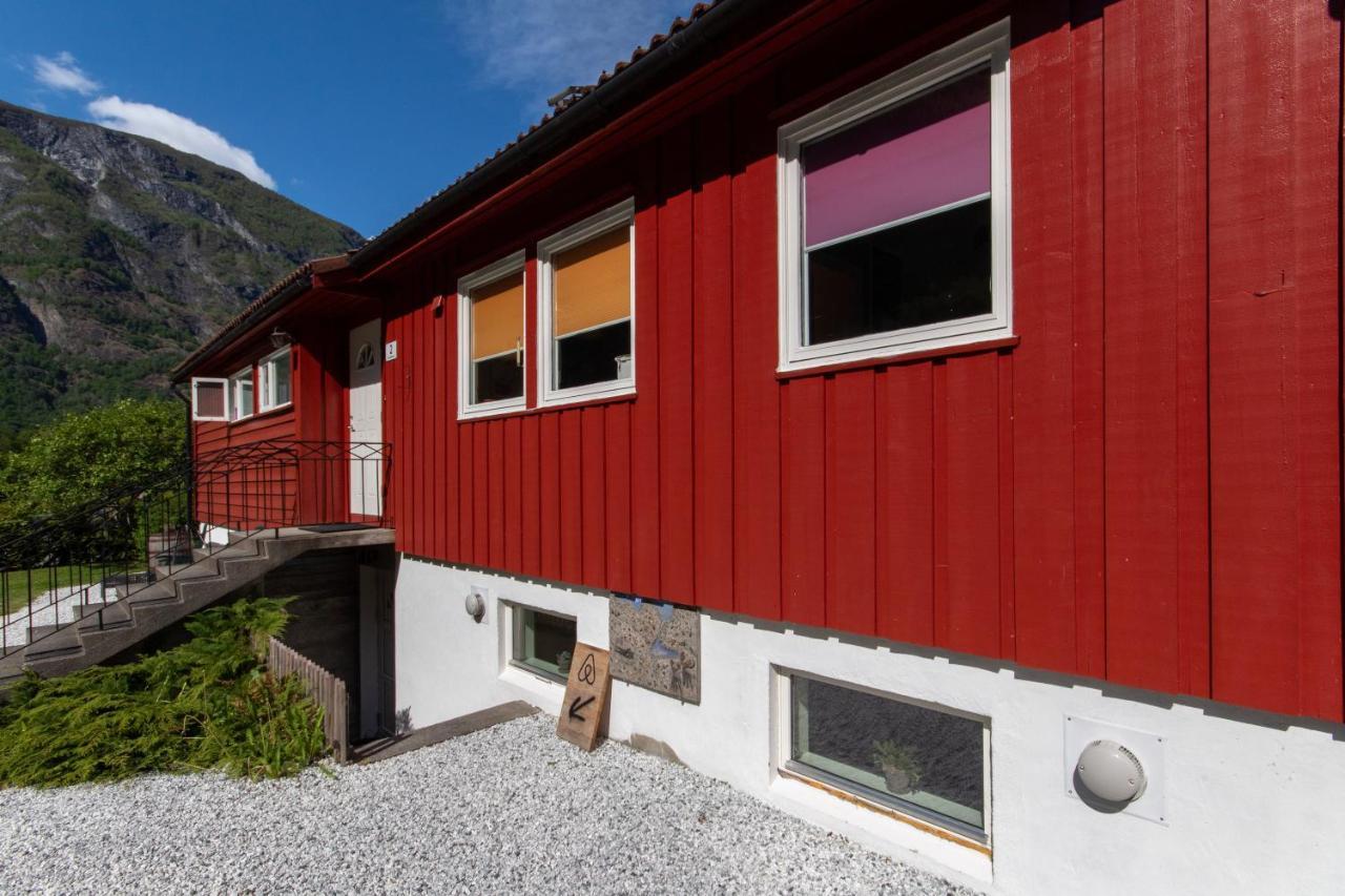 Spacious Two Bedroom Basement Apartment Flåm Eksteriør bilde